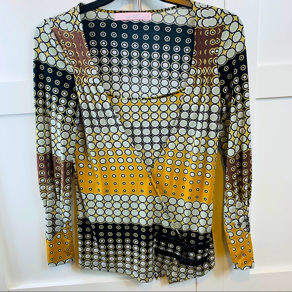 Long sleeve geometric blouse with leather design